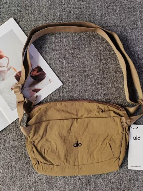 Alο Casual Chest Sling Bag