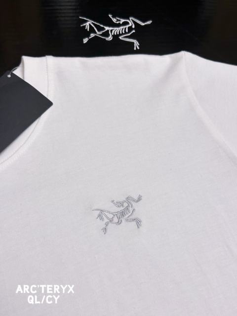 A Embroidered Logo Basic T-Shirt