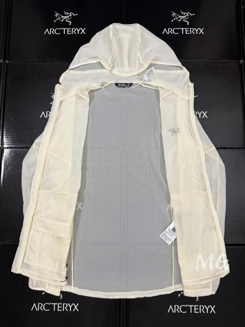 A Incendo Airshell Hoody - Ultra-Lightweight Wind & Water Resistant Sun Protection Jacket