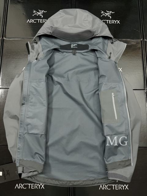 Alpha LT GORE-TEX Waterproof Jacket