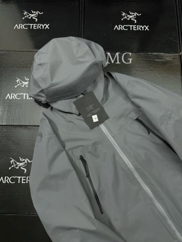 Alpha LT GORE-TEX Waterproof Jacket