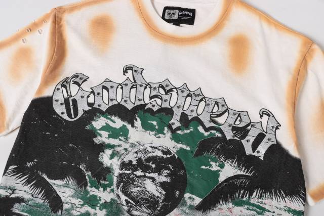 Beach Skeleton Couple Sunset Black and Yellow Distressed Short-sleeved T-shirt 29052437