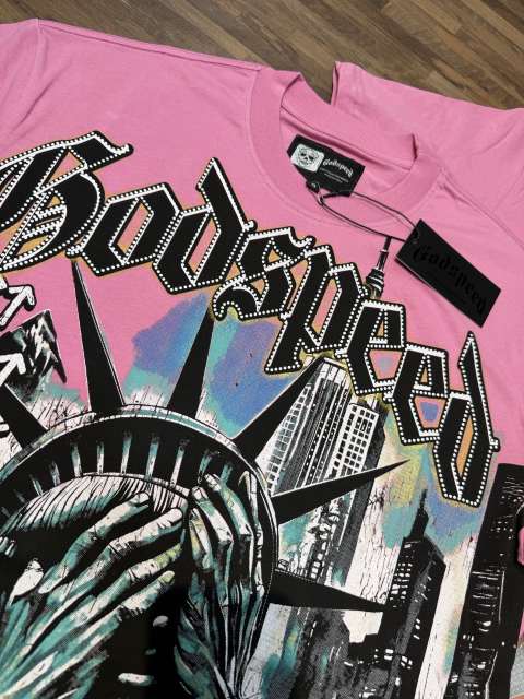 Pink face-covering Liberty Goddess hot-diamond printed T-shirt 29038242