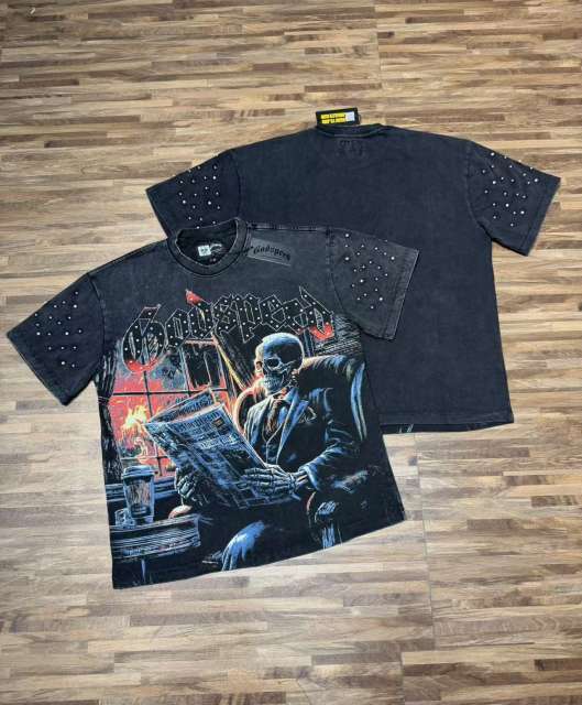 Dark skeleton print vintage-style T-shirt with a worn-out look 29033292