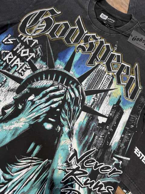 Vintage  Art Is Not A Crime  Liberty Statue Printed Distressed T-shirt 29038235