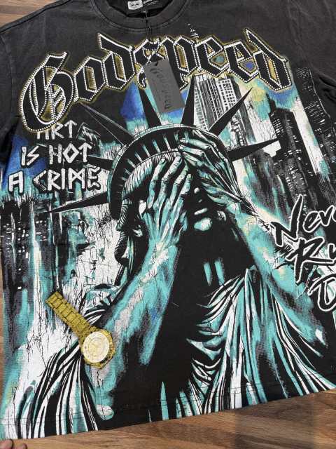 Vintage  Art Is Not A Crime  Liberty Statue Printed Distressed T-shirt 29038235