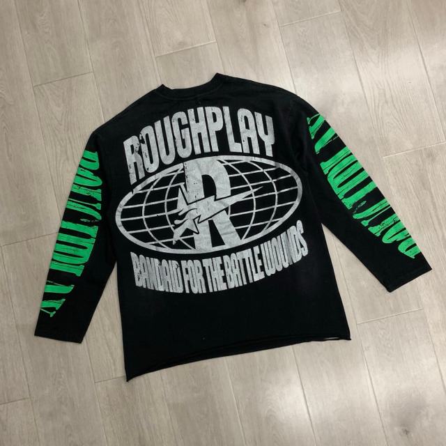 Washed Black Streetwear with Skeleton Gangster & Green Sleeve Print Long Sleeve T-Shirt 29069101