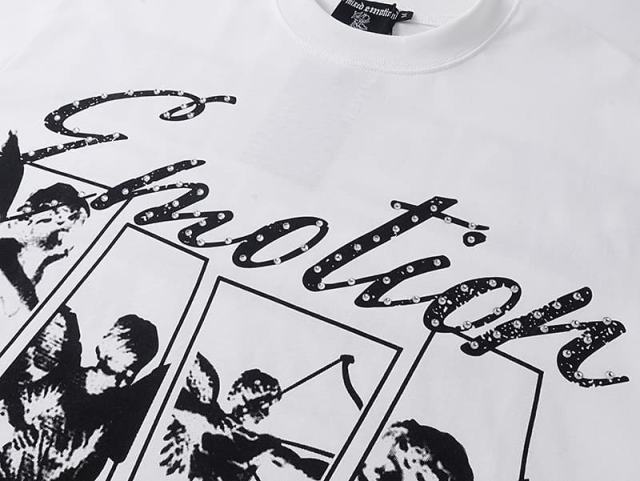 Four-grid Cupid Film Rhinestone Print Tee 2 colors 29105634