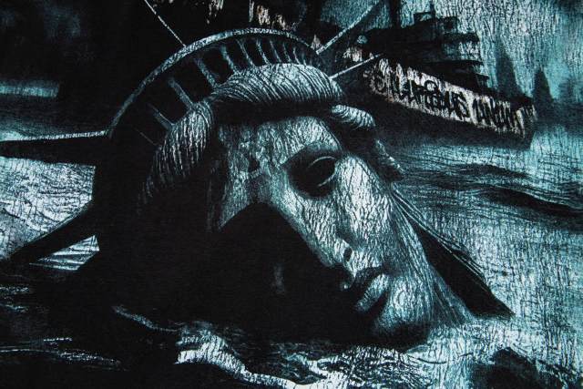 Vintage doomsday ruins submerged Statue of Liberty cracked slogan distressed T-shirt 29053411