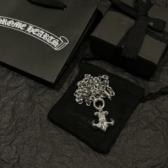CH Vintage Solid Fleur-de-lis Thick Oval Link Necklace