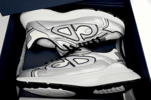 D White Mesh Silver-Tone Metallic Calfskin 3SN279ZYG-H869