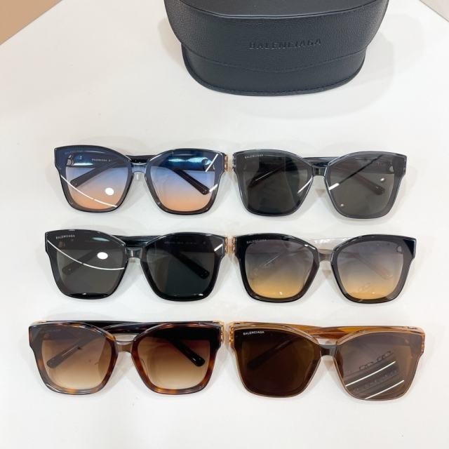 BLCG Gold BB Logo Oversized Square Black Sunglasses