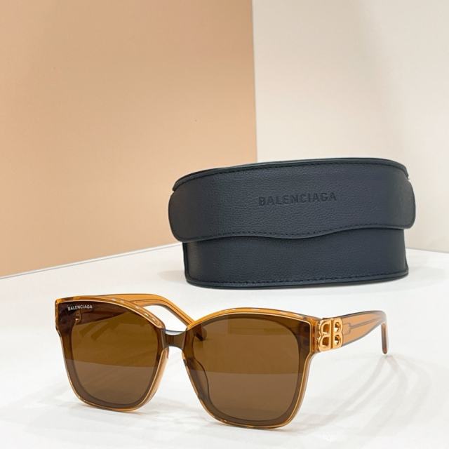 BLCG Gold BB Logo Oversized Square Black Sunglasses