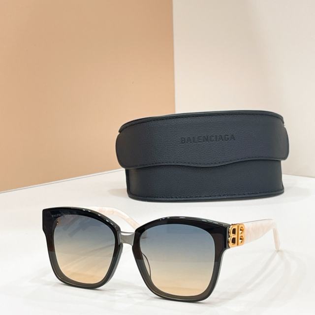 BLCG Gold BB Logo Oversized Square Black Sunglasses