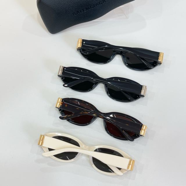 BLCG BB Logo Black Oval Retro Sunglasses