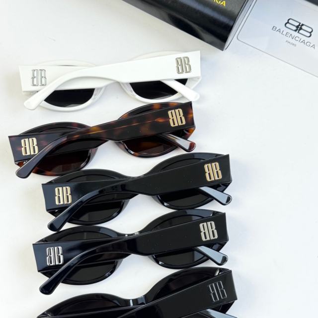 BLCG Embossed BB Black Oval Retro Sunglasses