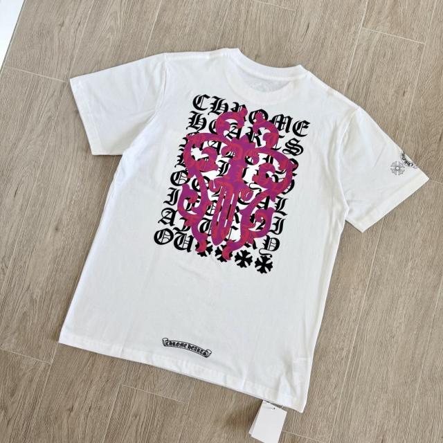 1:1 Top Quality CH Pink Dagger Gothic Letter Background Black Pocket T-Shirt