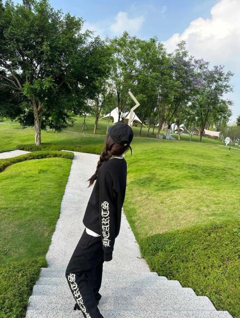 1:1 quality CH Vertical Gothic Letter Black Wide Leg Sweatpants