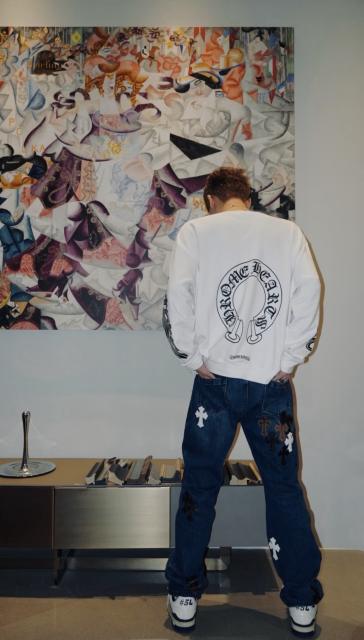 1:1 quality CH Black Floral Sleeve White Horseshoe Circle Pocket Long Sleeve T-Shirt