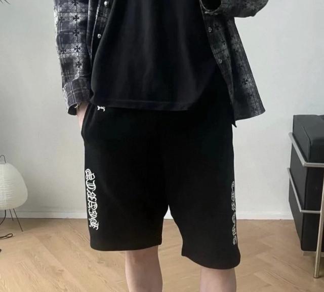 1:1 quality CH Vertical Gothic Letter Black Sweat Shorts