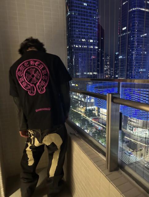 1:1 Top Quality CH Hot Pink Horseshoe Circle Black Pocket T-Shirt