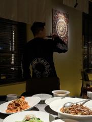 1:1 Quality CH White Floral Sleeve Black Horseshoe Circle Pocket Long Sleeve T-Shirt
