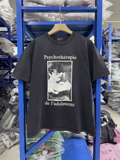 ERD Enfants Riches Déprimés Psychothérapie de l'adolescent French Text Portrait Washed Black Tee