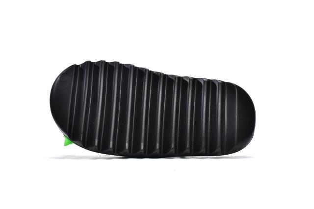 A Y**zy Slide Black FX0495