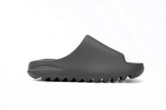 A Y**zy Slide Granite ID4132