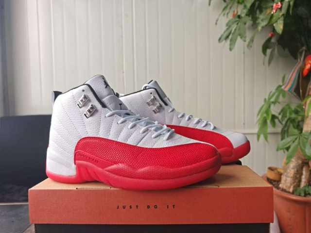 [plus-size shoes] Air Jordαn 12  Retro White Varsity Red Stingray Toe Pebbled Leather Shock Absorbing High Top Basketball Shoes 29284155