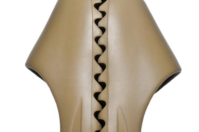 A Y**zy Slide Earth Brown FV8425
