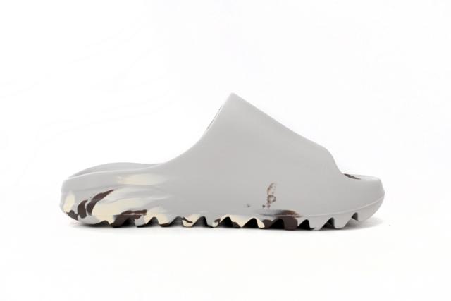A Y**zy Slide Enflame Oil Painting White Grey GZ5553