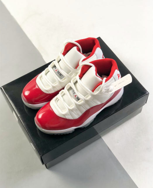 Jordαn 11 Cherry Red Basketball Air Cushion Sneakers
