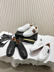 1:1 quality version Side-Strap Logo Red-Soled Low-Top Sneakers 3 colors 28997705