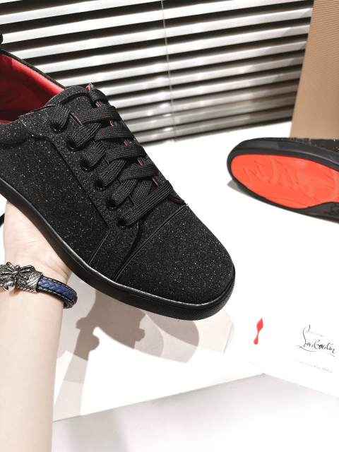 1:1 quality version Embroidered Heel Signature Red Sole Low-Top Casual Sneakers 3 colors 28894913
