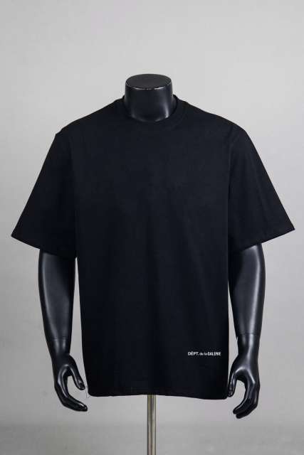 Front Bottom Corner And Back Neck Small French Letter Print Crew Neck Loose Cotton Basic Tee 2 colors 29356387