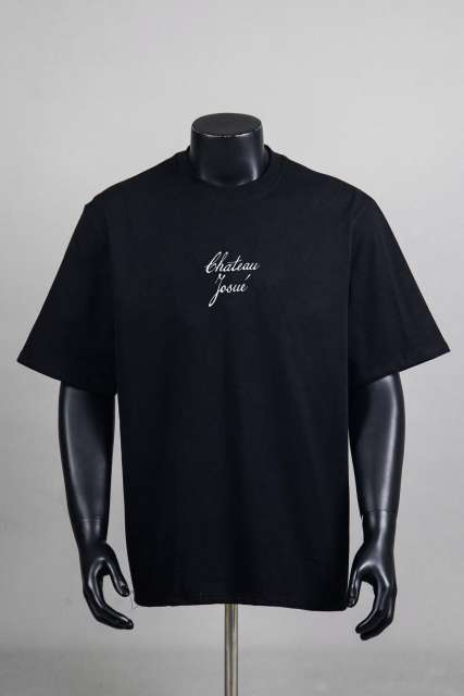Front Chest Black French Cursive Letter Print Crew Neck Oversized Soft Cotton Tee 2 colors 29356393