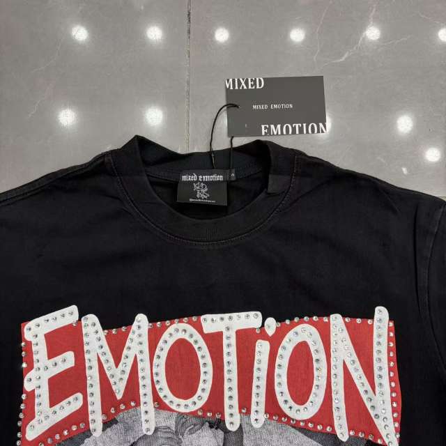 Mixed Emotion Vintage DJ Girl Portrait Rivet Rhinestone Print T-shirt 29370431