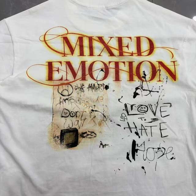 Mixed Emotion Vintage Graffiti Mask Wing Telegram Print T-shirt 29370450