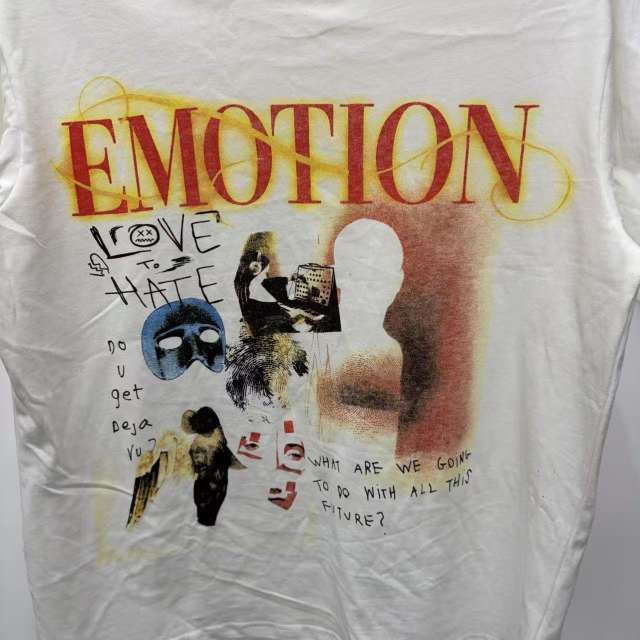 Mixed Emotion Vintage Graffiti Mask Wing Telegram Print T-shirt 29370450