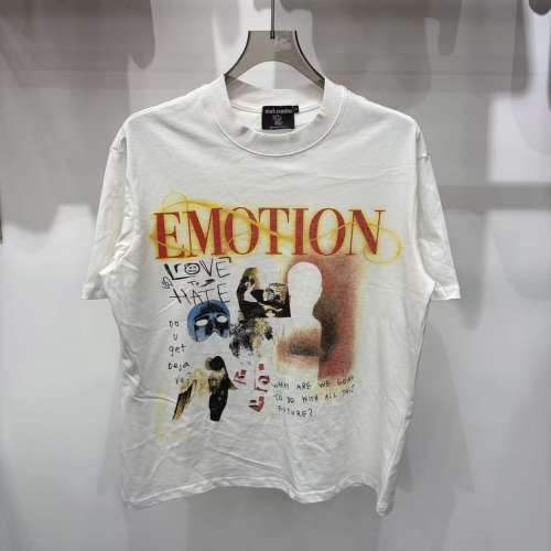 Mixed Emotion Vintage Graffiti Mask Wing Telegram Print T-shirt 29370450