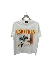 Mixed Emotion Vintage Graffiti Mask Wing Telegram Print T-shirt 29370450
