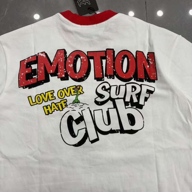 Mixed Emotion Beach Cartoon Cat Graffiti Surf Print T-shirt 29370503