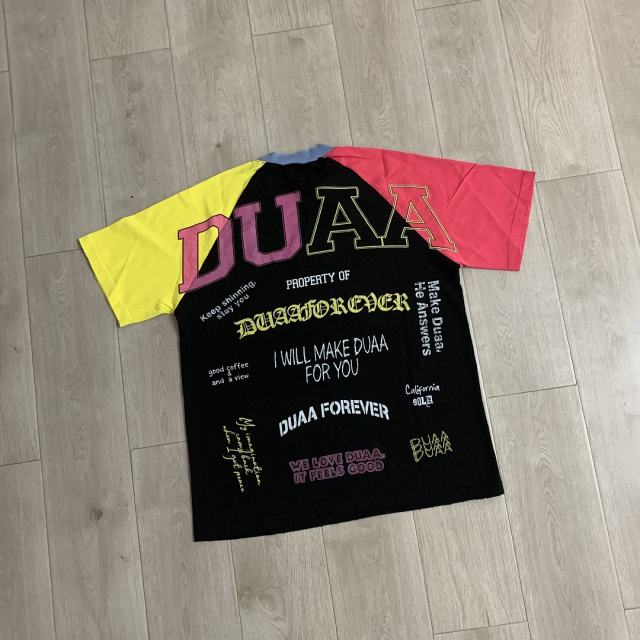 DUAA Multi‑Slogan Color‑Block Raglan Tee | Black Multi‑Tone Sleeves