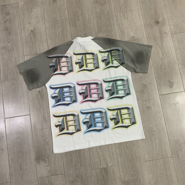 DUAA Multi‑Gradient Gothic Letter Raglan Tee | Vintage Washed Grey White