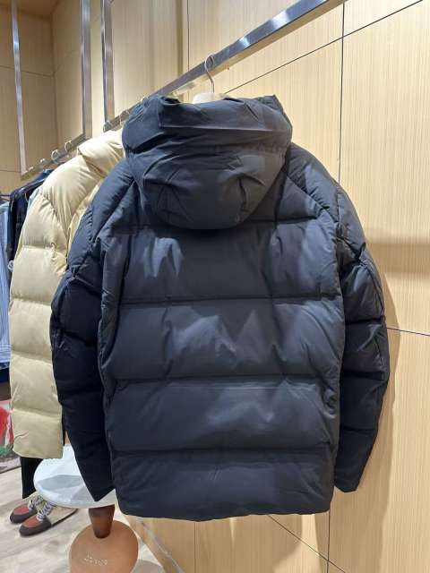 1:1 quality version Debossed Letter Badge Multi Pocket Hooded Down Jacket 29481986