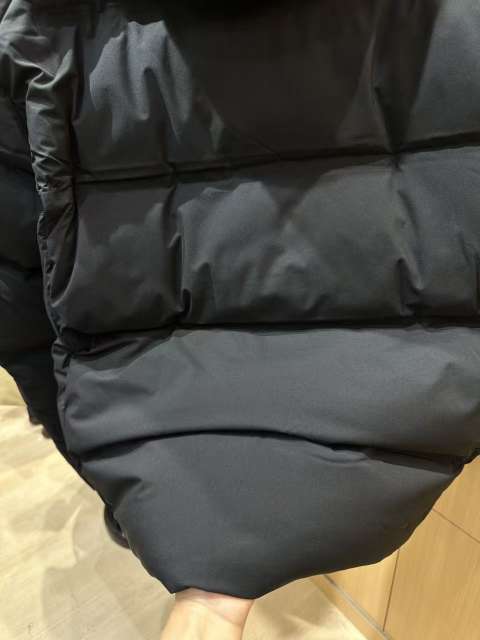 1:1 quality version Debossed Letter Badge Multi Pocket Hooded Down Jacket 29481986