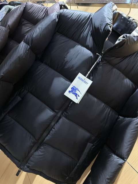1:1 quality version Stand Collar Knight Rubber Badge Quilted Down Jacket 2 colors 29481527