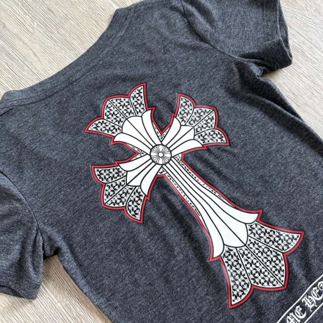 1:1 quality version Window Grille Cross Print On Back V Neck Tee for girls 29306363
