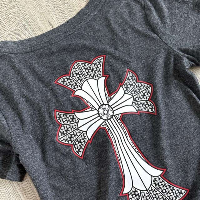 1:1 quality version Window Grille Cross Print On Back V Neck Tee for girls 29306363